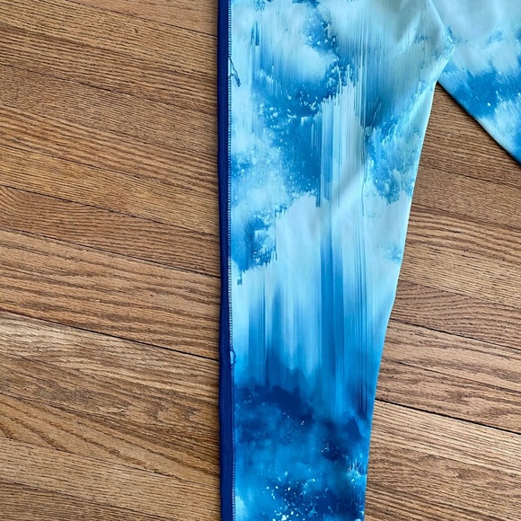 Adidas Climalite Moisture Wicking Capri Gym Blue Abstract Capri Leggings Size S - Picture 8 of 12